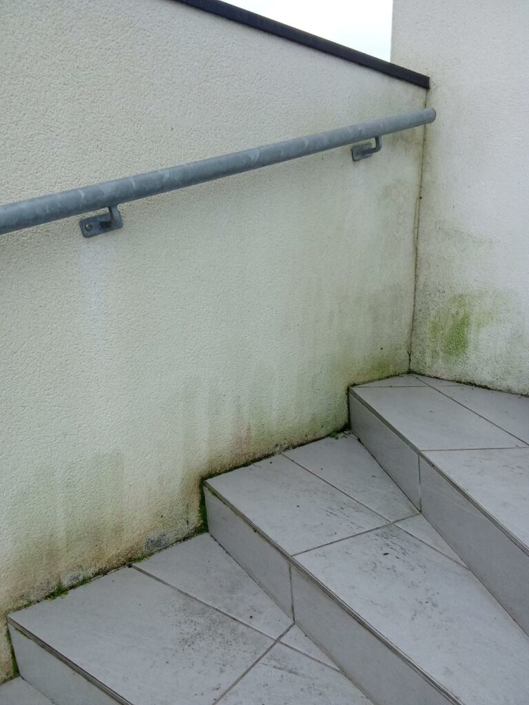 Nettoyage des coursives - résidence à Gujan-Mestras - Bassin nettoyage