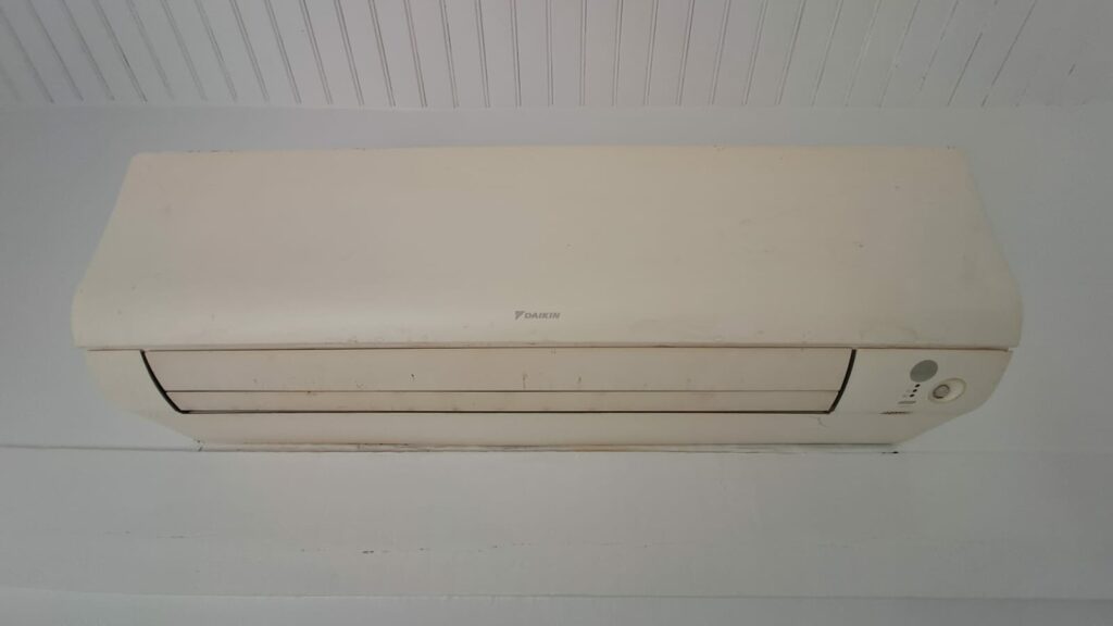 nettoyage maison de fumeur - bassin nettoyage - climatisation avant