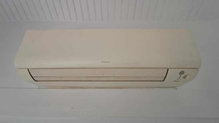nettoyage maison de fumeur - bassin nettoyage - climatisation avant